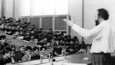 Лекция для учащихся
физико-математической школы (ФМШ) в большой химической аудитории НГУ 1964 г.