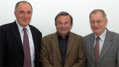 Три Главных конструктора немецкой части ESER (ЕС ЭВМ) в мае 2008; Др. Манфред Гюнтер (в центре), проф. Др. Герхард Меркель (справа), слева –автор.