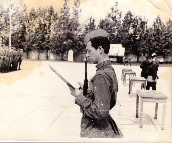 Андрей Терехов принимает воинскую присягу. 1970 год. Материалы Виртуального Компьютерного Музея