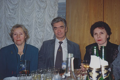31.12.1997 г. – на встрече нового, 1998 года. Сиротенко Т.И., Васенков А.А., Антонюк С.Н.