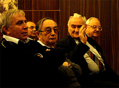 На снимке на чтениях 2009 года слева напрво – руководитель Виртуального компьютерного музея Э.М. Пройдаков, В.П. Исаев, Я.А. Хетагуров, А.Н. Томилин.