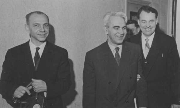 Рис. 4. В перерыве между заседаниями, А.А. Дородницын и М.В. Келдыш. SoRuCom-2020