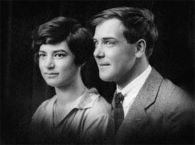 Петр Леонидович Капица с женой Анной Алексеевной, дочерью А. Н. Крылова (1927 г.)