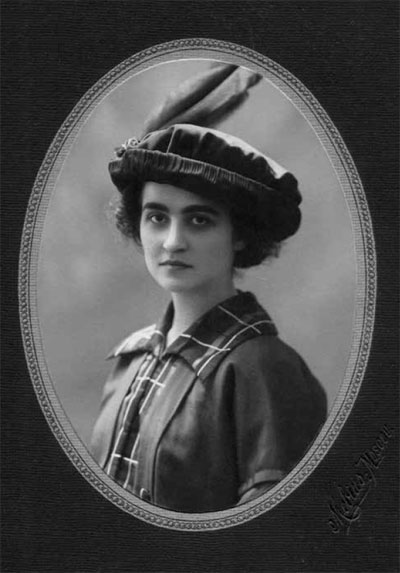 Вера Васильевна Ляпунова (1888–1981) в 1919 году вышла замуж за В. Анри
