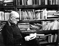 Аксель Иванович Берг в рабочем кабинете