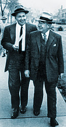 Боб (слева) и Пол Гэлвины, 1956 г.