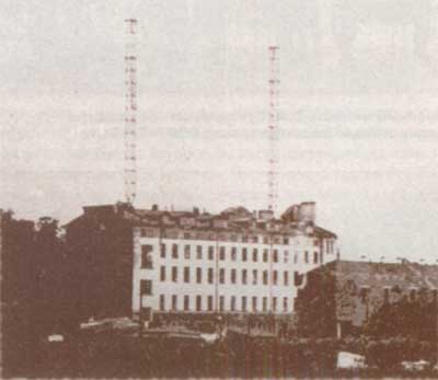Вид здания РОБТиТ с антеннами 100-кВт р/ст. на крыше, 1914 г.