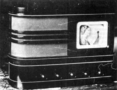 Телевизор  17 ТН-3 разработки А.А. Расплетина (1940 г.)
