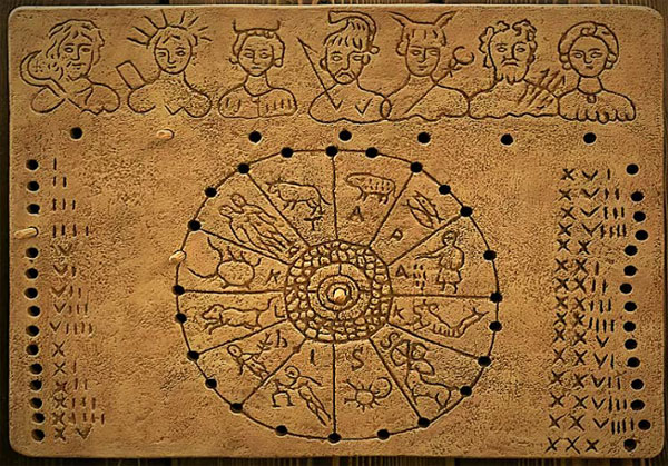  Рис. 5. Древнеримский каменный календарь III-IV(IIII) нашей эры.