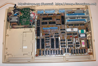 Особенностью МС1502, отличавшей его от большинства других советских IBM-совместимых ПК, было применение специализированных микросхем БМК КР1545ХМ1